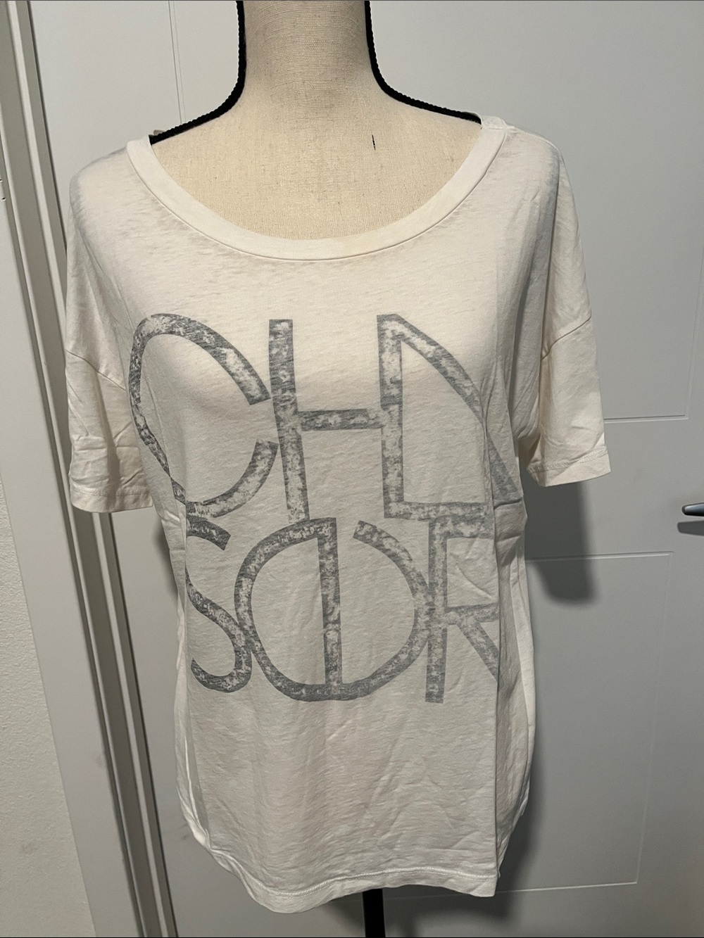 Chaser White Gray Distressed Graphic Pullover Casual T-Shirt Modern Boho
